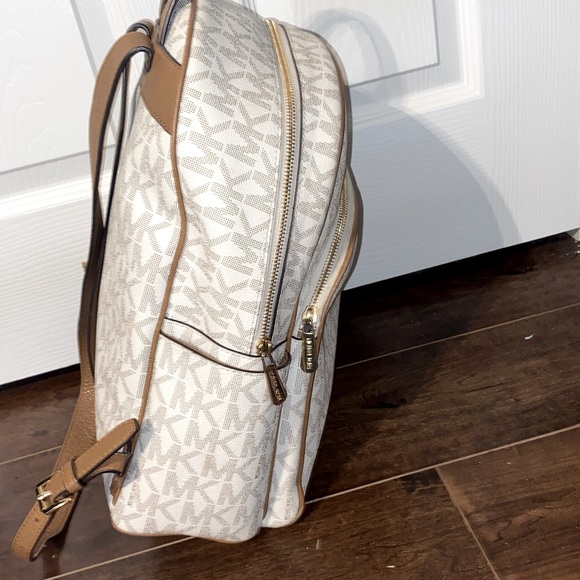 Large Micheal Kors backpacks main image 7